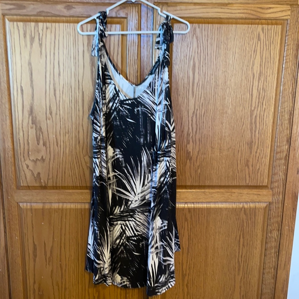 Nice flowing summer dress